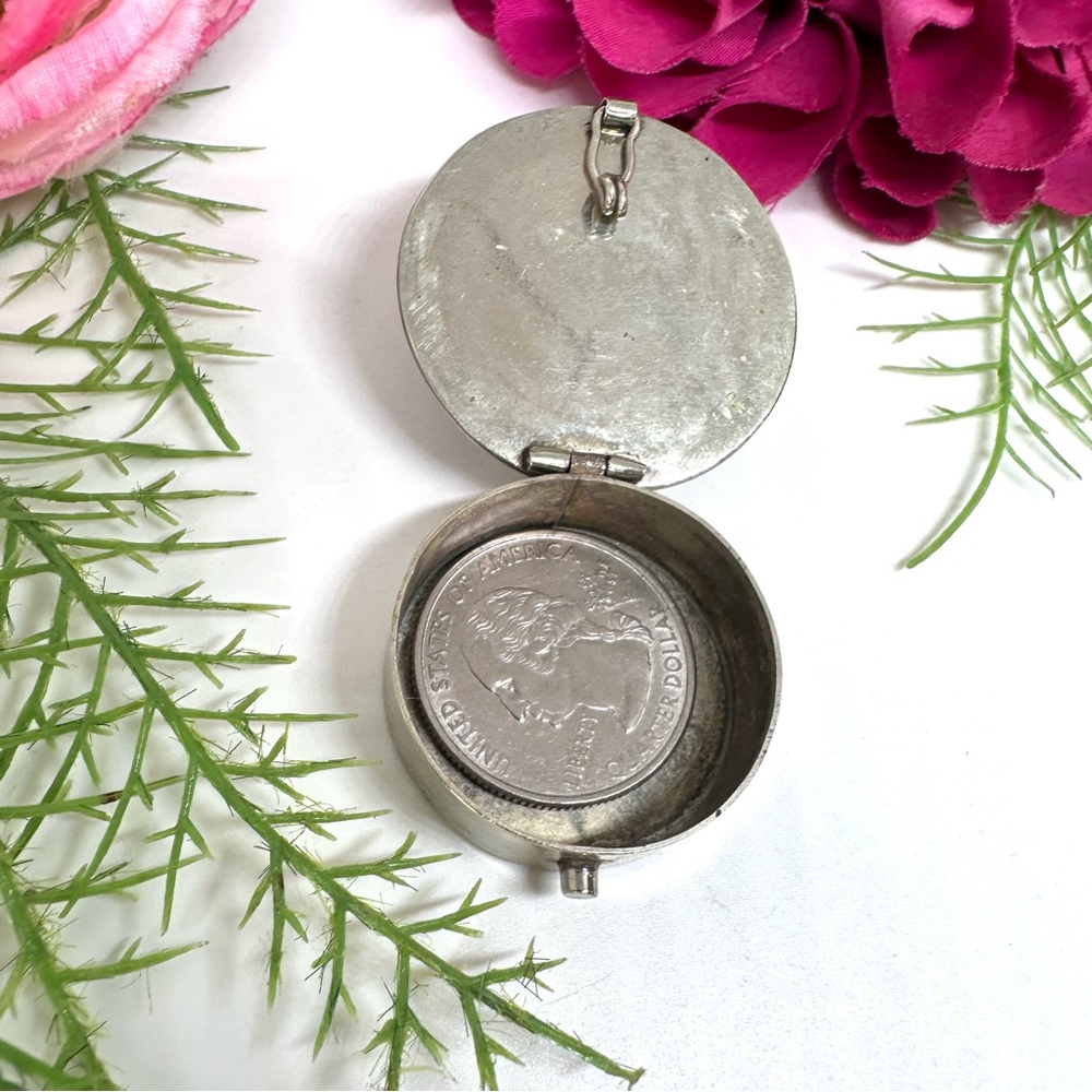 VINTAGE⚜️ Abalone Alpaca Made In Mexico Mini Pill Box - Picture 13 of 15